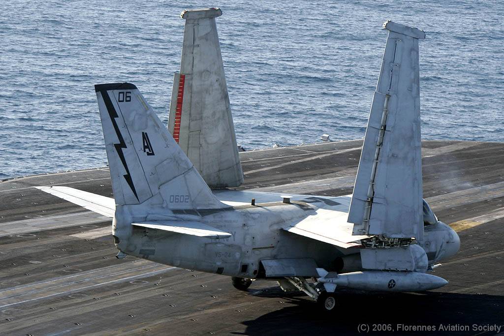 46 CVN71060221 S-3B 160602 AJ-706 DK 02 S-3B 160602/AJ-706 of VS-24 - USS Theodore Roosevelt, 21 February 2006 (C) Didier Kories